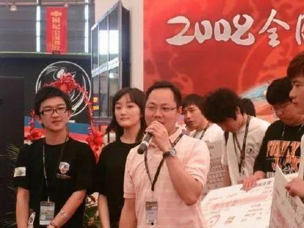 娱乐圈中两个男人吃瓜,娱乐圈两大男星同场“吃瓜”大揭秘