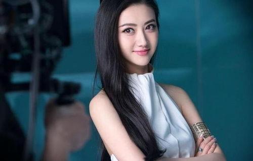娱乐圈吃瓜背景图女主,吃瓜女主的逆袭之路