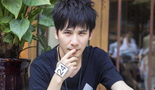 吃瓜娱乐大张伟,综艺界的“小丑”与娱乐圈的“活体表情包”