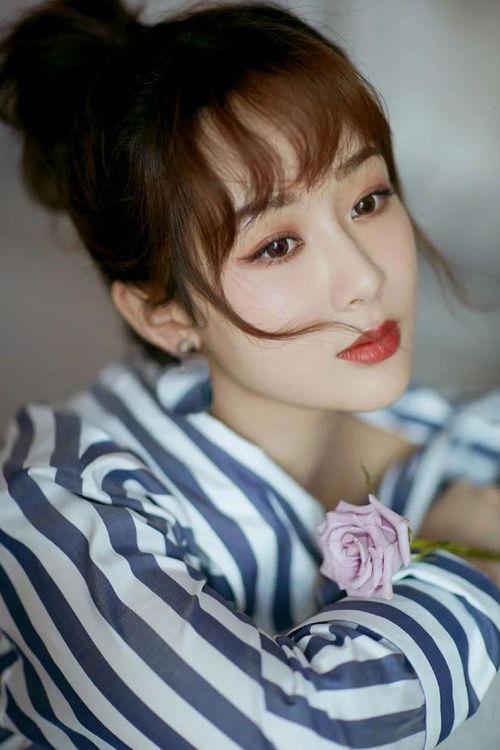 娱乐吃瓜八卦杨紫,娱乐圈的“小猴子”，事业与八卦的交织