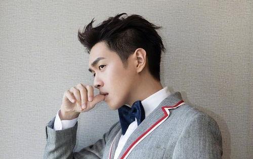 吃瓜娱乐黄明昊微博,真相迷雾与娱乐圈的八卦纷争”