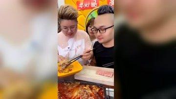 娱乐吃瓜酱上学,揭秘娱乐吃瓜酱上的学生生活