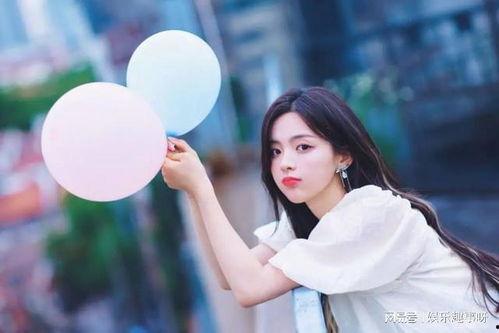 杨超越娱乐吃瓜,揭秘明星幕后趣事